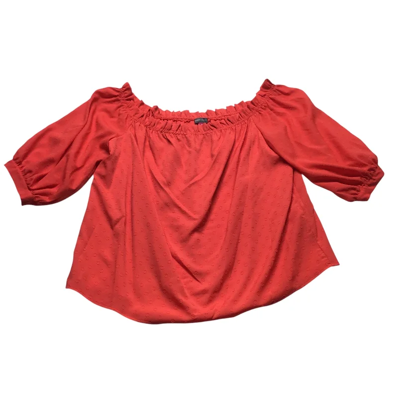 Casual Shoes Top 3/4 Sleeve By Vince Camuto In Red, Size: Xl