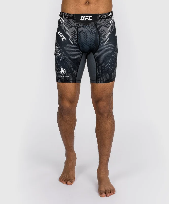 Athletic Outfits UFC Adrenaline by Venum Authentic Fight Night Men’s Vale Tudo Short - Black Athletic Outfits UFC Adrenaline by Venum Authentic Fight Night Men’s Vale Tudo Short - Black