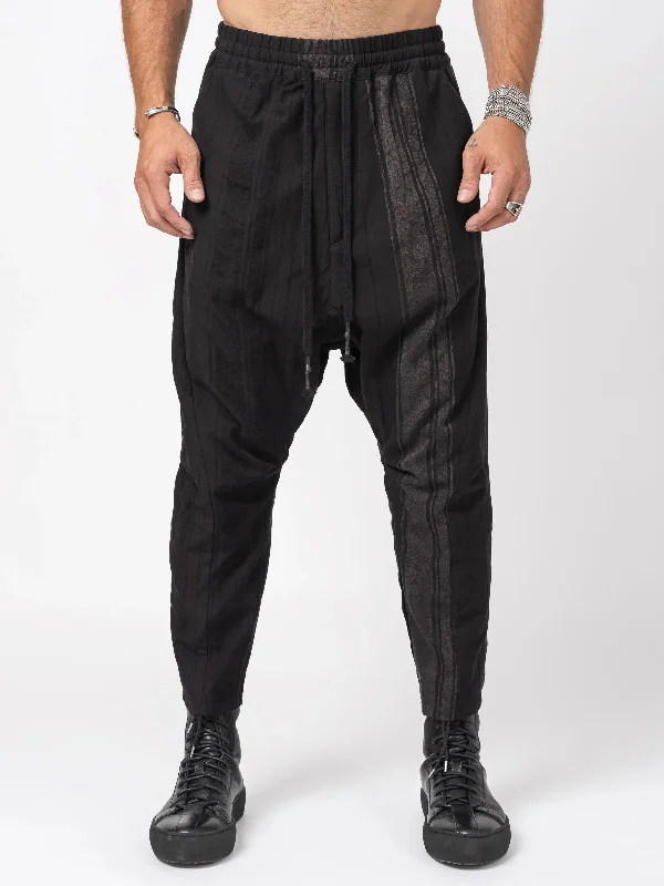 Practical Clothing D.HYGEN Crack Random Stripe Cropped Pants