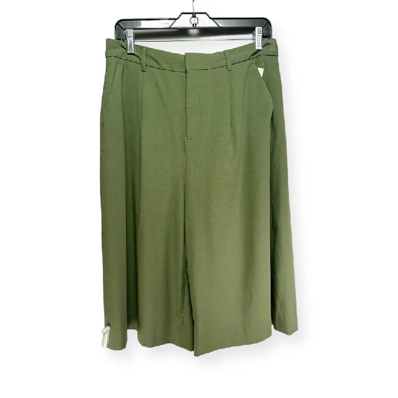 Athletic Gear Pants Cropped By Banana Republic  Size: 8