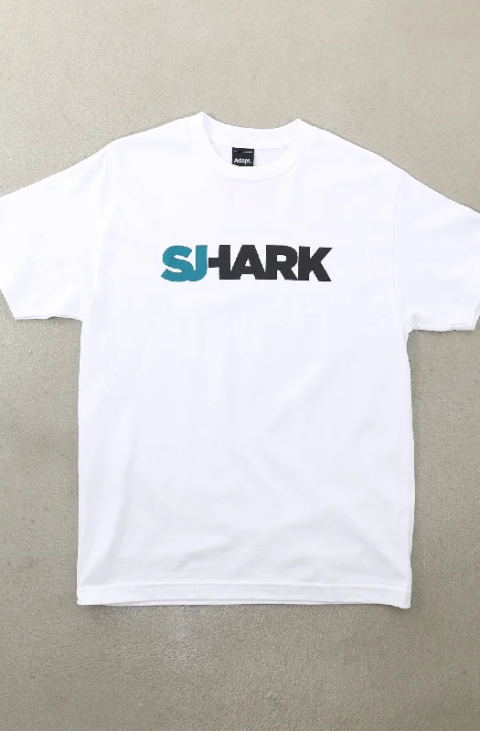 Fashion Jeans Breezy Excursion X Adapt :: Shark (Men's White Tee)