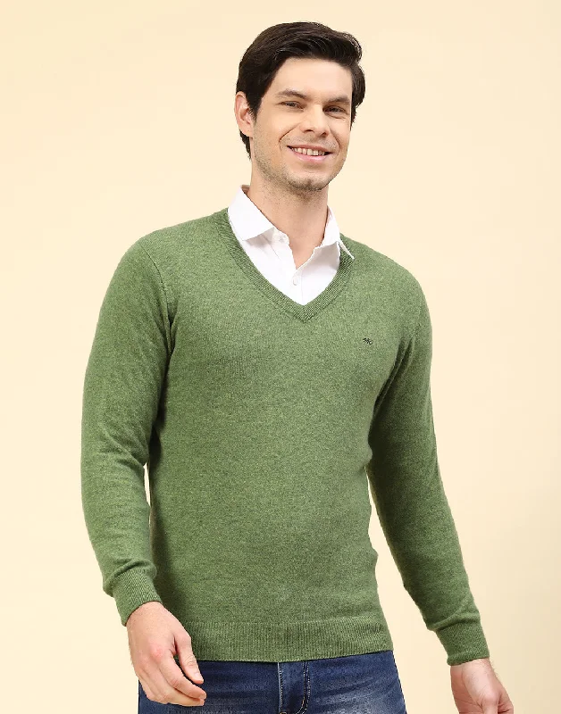 Everyday Jeans Men Green Solid V Neck Full Sleeve Pullover